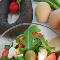 Salata od paradajza i barenih jaja