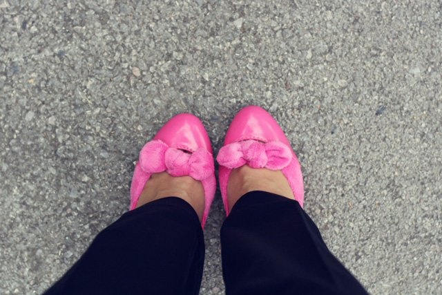 Roze cipele sa mašnama