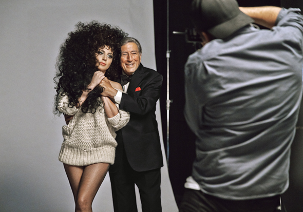Lejdi Gaga zaštitno lica božićne kampanje H&M-a