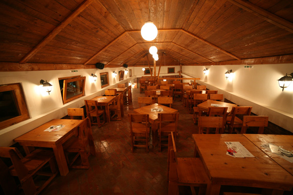 Pivnica restoran Kriva kuća