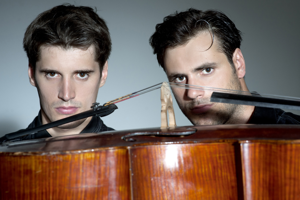 2 CELLOS stižu u Beograd