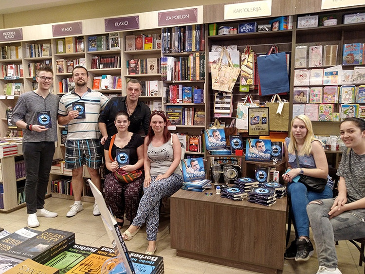 Van Gogh se družio sa fanovima u Delfi knjižari u Novom Sadu