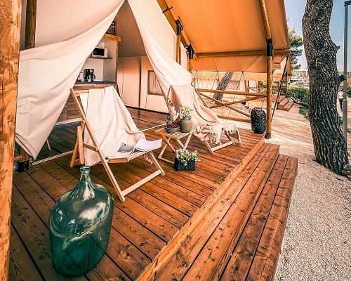 Zbog čega glamping postaje jedna od najprimamljivijih opcija za odmor mlađih generacija
