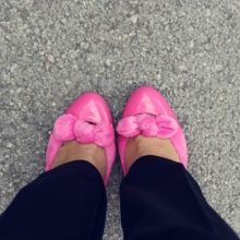 Roze cipele sa mašnama