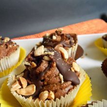 Snickers Cupcakes