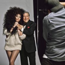 Lejdi Gaga zaštitno lica božićne kampanje H&M-a