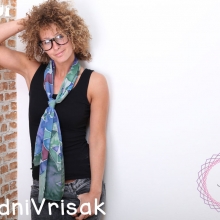 Osvoji batik ešarpu Jelene Dimitrijević